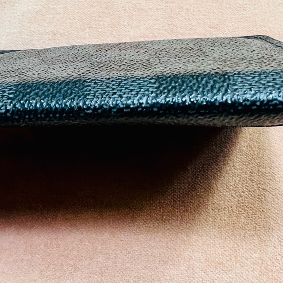 Authentic LV men’s card holder wallet - Picture 10 of 14